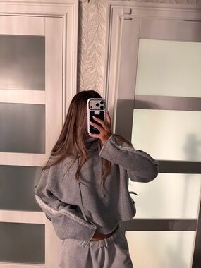 ALO Yoga Heather Grey Cropped Hoodie